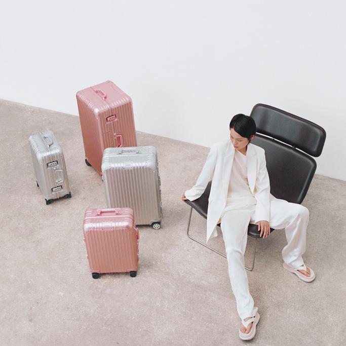 Away vs Rimowa Review