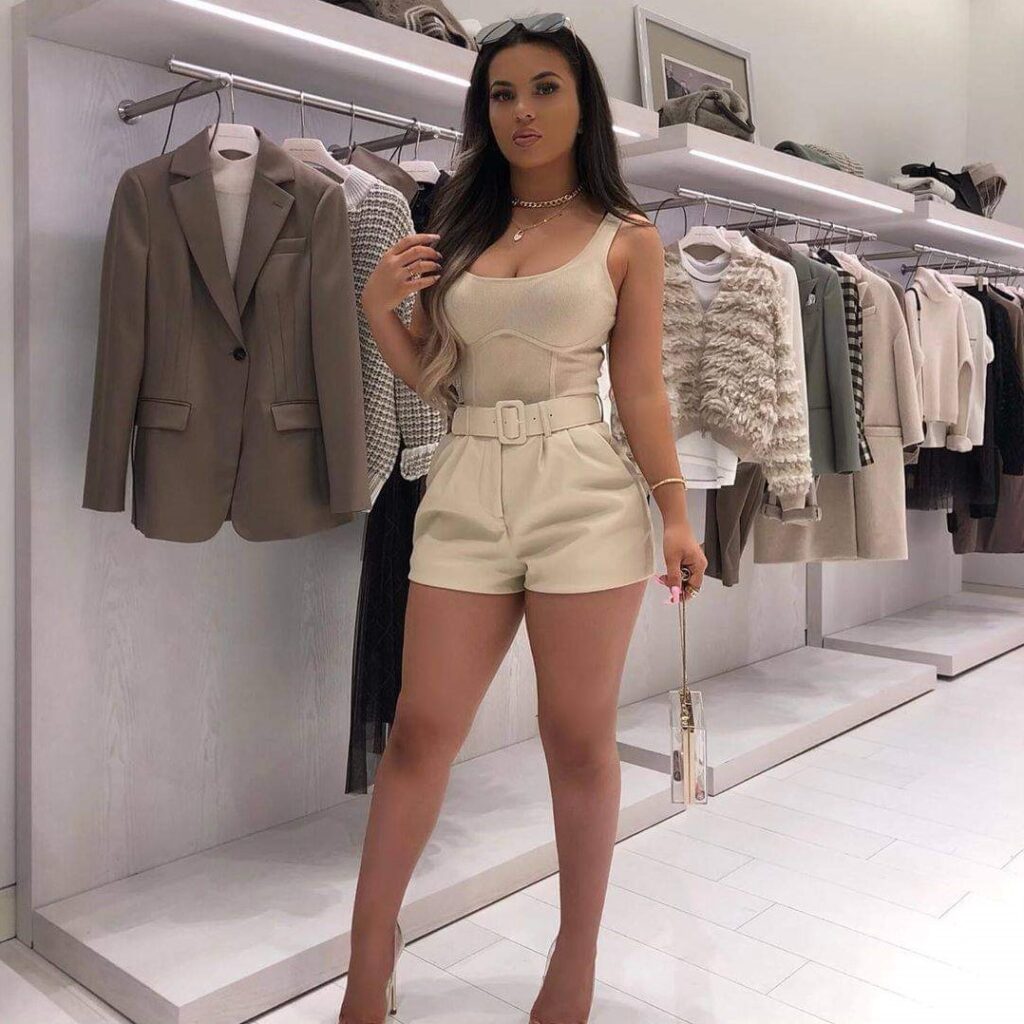 Fashion Nova Alternatives: 10 Stores To Shop For Trendy Clothing 3 Fashion Nova Alternatives: 10 Stores to Shop for Trendy Clothing